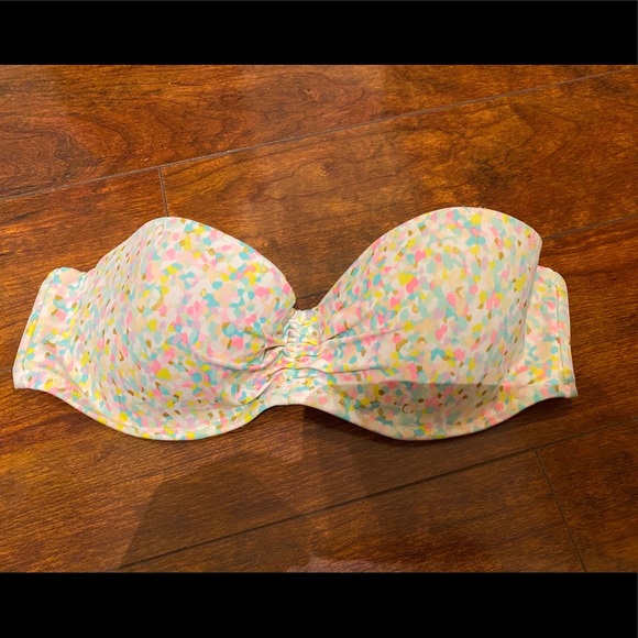 Victoria’s Secret bathing suit top - Picture 1 of 2